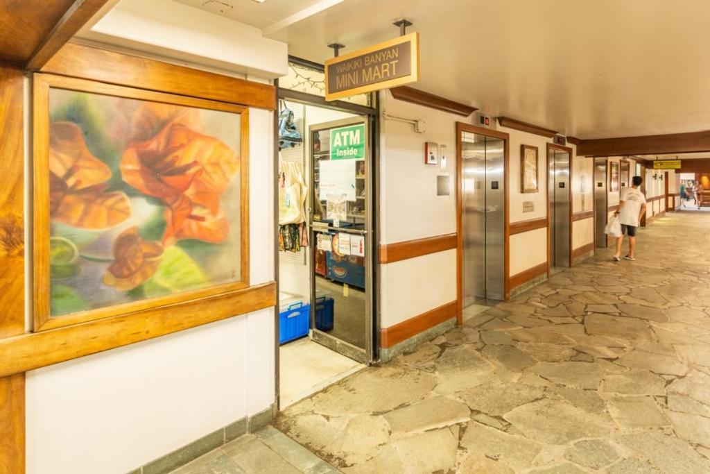 Waikiki Banyan W-Ocean Views With Free Parking! Apartment Honolulu Exterior foto