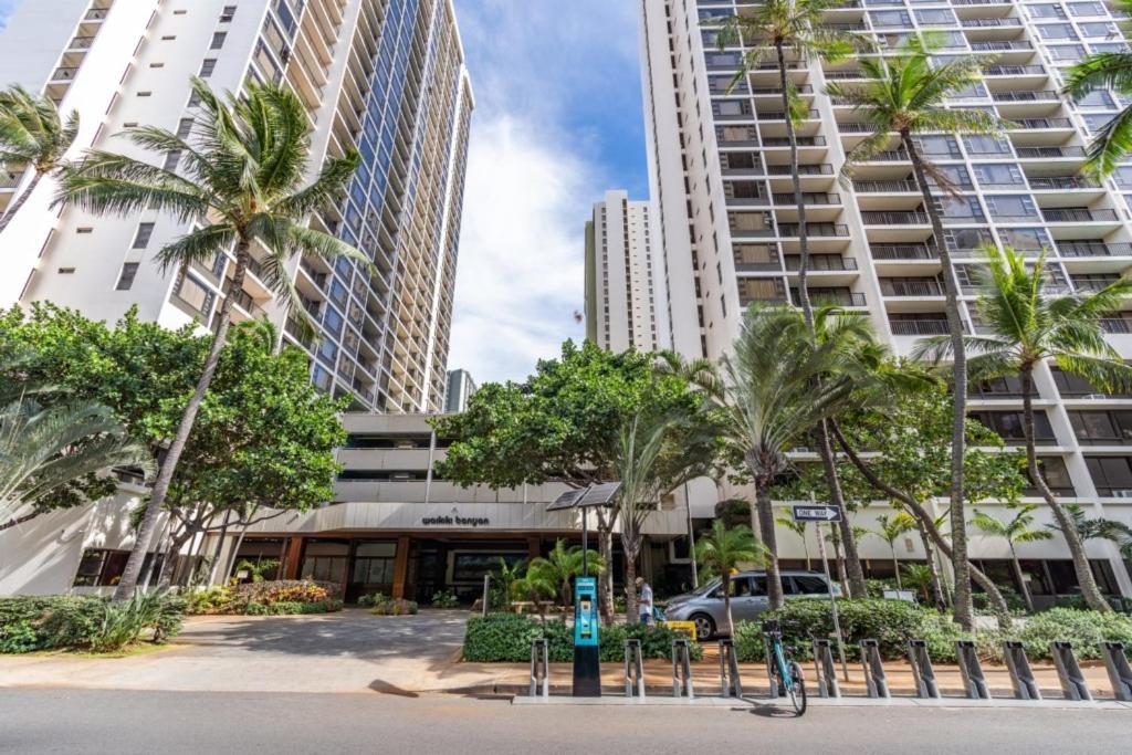 Waikiki Banyan W-Ocean Views With Free Parking! Apartment Honolulu Exterior foto